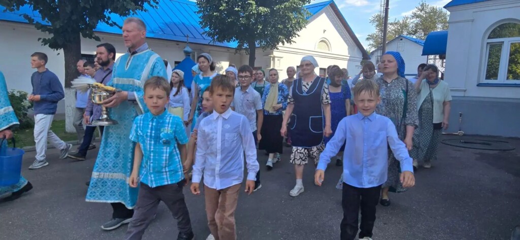 е