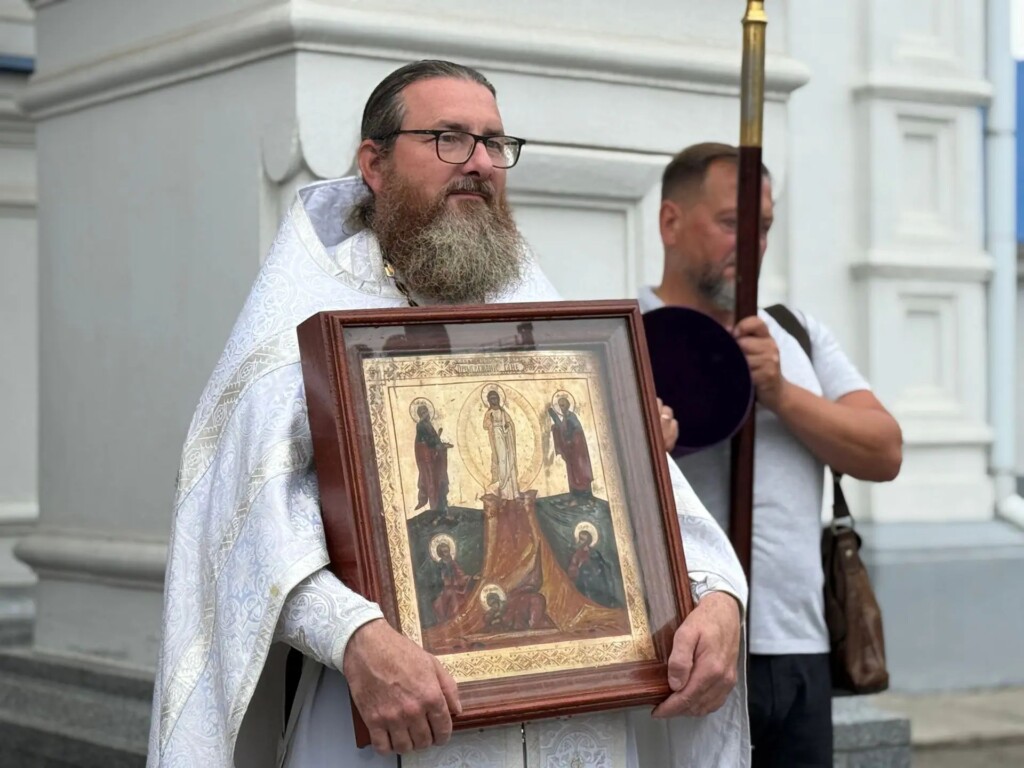 д